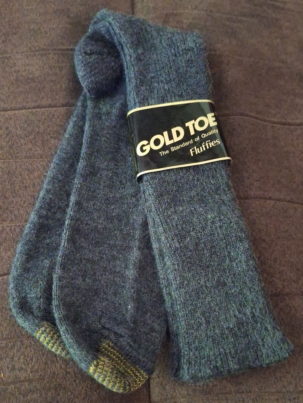 Gold Toe Men's Crew Socks in Charcoal with Gold Toe Accent Shoe size 6-1/2 to 12